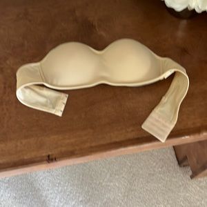 Women’s strapless bra